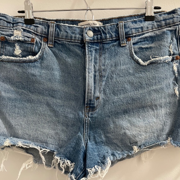 Abercrombie & Fitch The Mom Short - High Rise - Picture 4 of 7